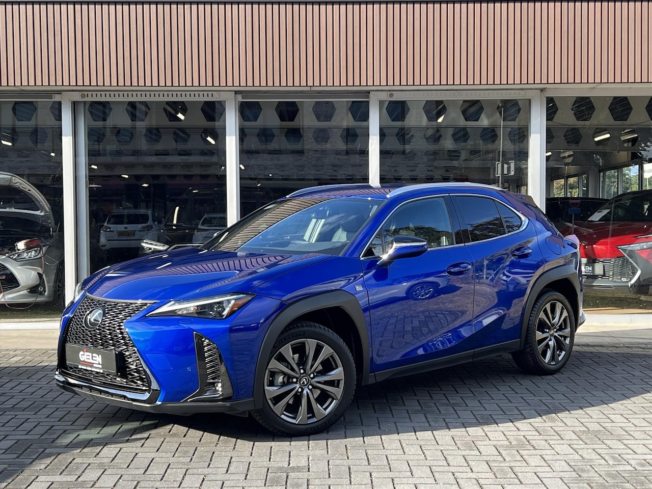 Lexus UX - 250h F Sport Design | Leer, 18 inch, Stoel + Stuurverwarming, Parkeersensoren, Blind spot, - AutoWereld.nl