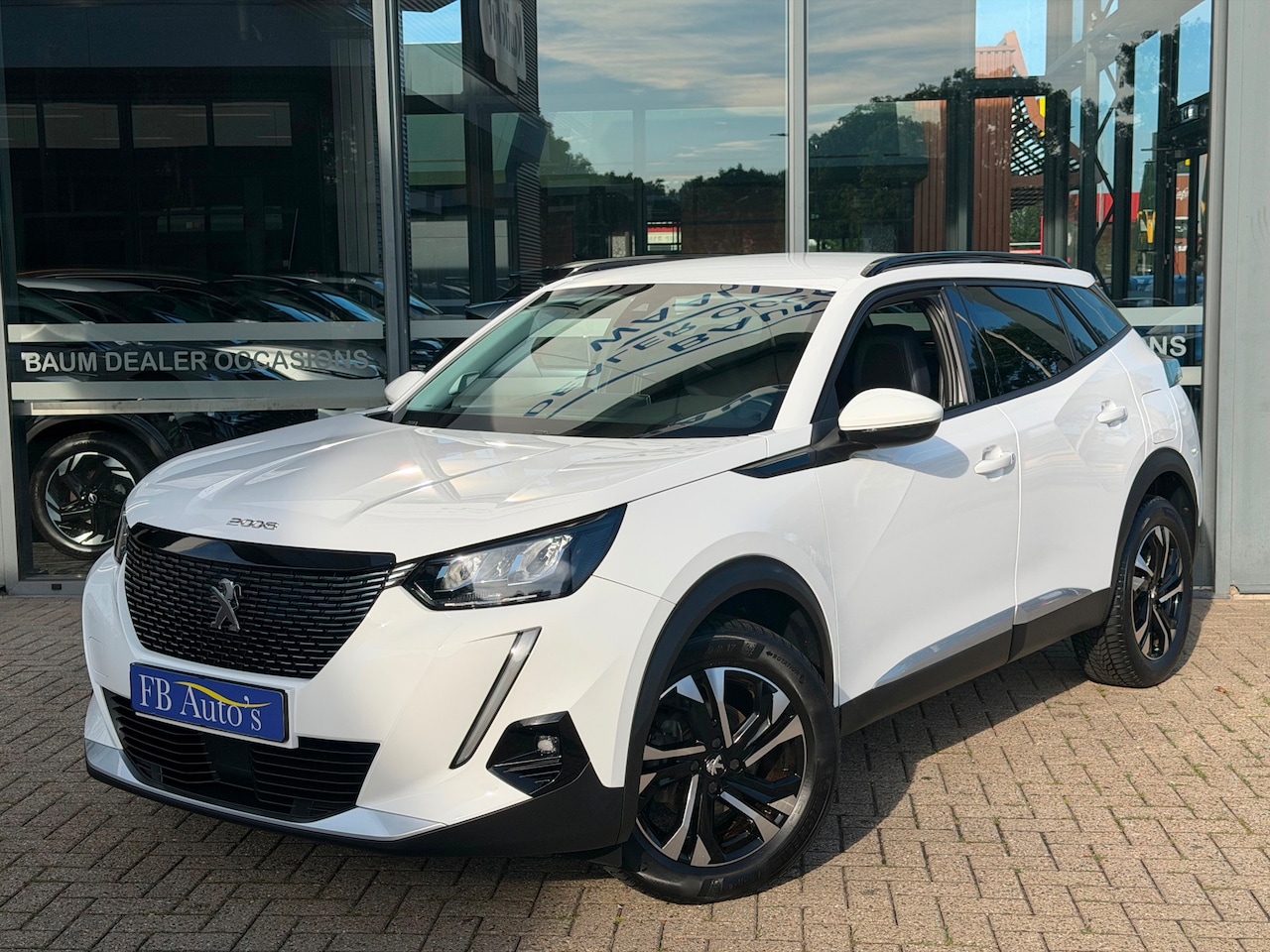 Peugeot 2008 - 1.2 PureTech Allure Airco Lmv Navi Cruise Camera - AutoWereld.nl