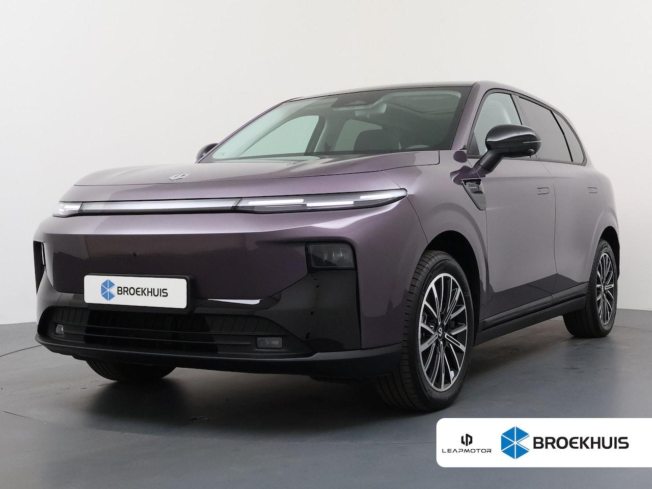 Leapmotor B10 - Design ProMax 67.1 kWh | Panoramadak | Carplay | Achteruitrijcamera | 18" Lichtmetalen Vel - AutoWereld.nl