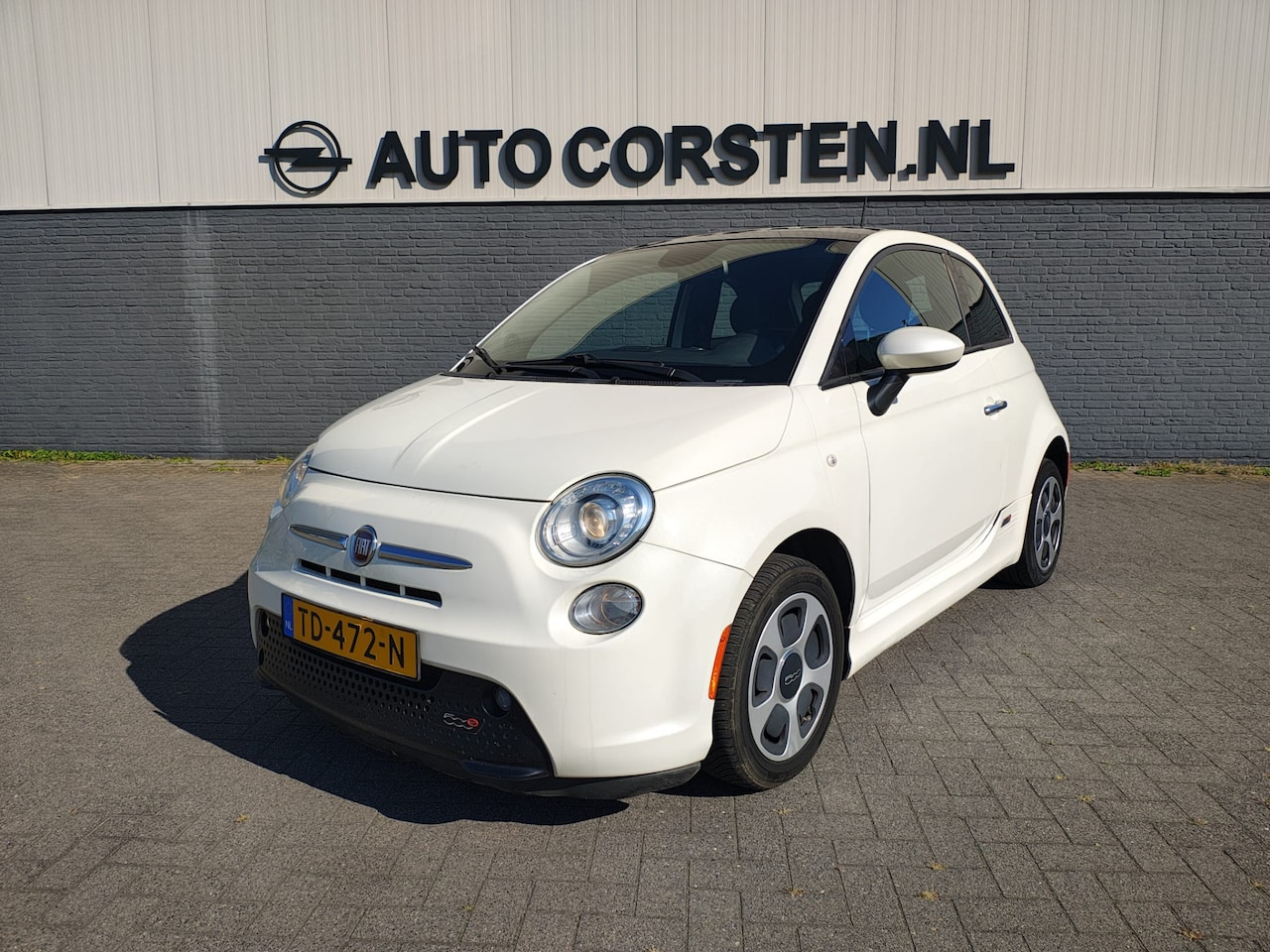 Fiat 500e - 24kWh 113PK AUT. Leer Schuif-/Kanteldak Ecc Stoelverwarming Cruise Control Pdc Isofix - AutoWereld.nl