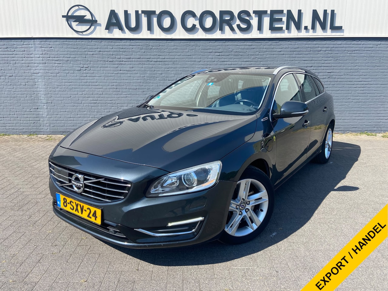 Volvo V60 - 2.4 D6 AWD 280PK Plug-In Hybrid Summum Leder+Verwarmd Schuif-/Kanteldak Trekhaak Camera Na - AutoWereld.nl