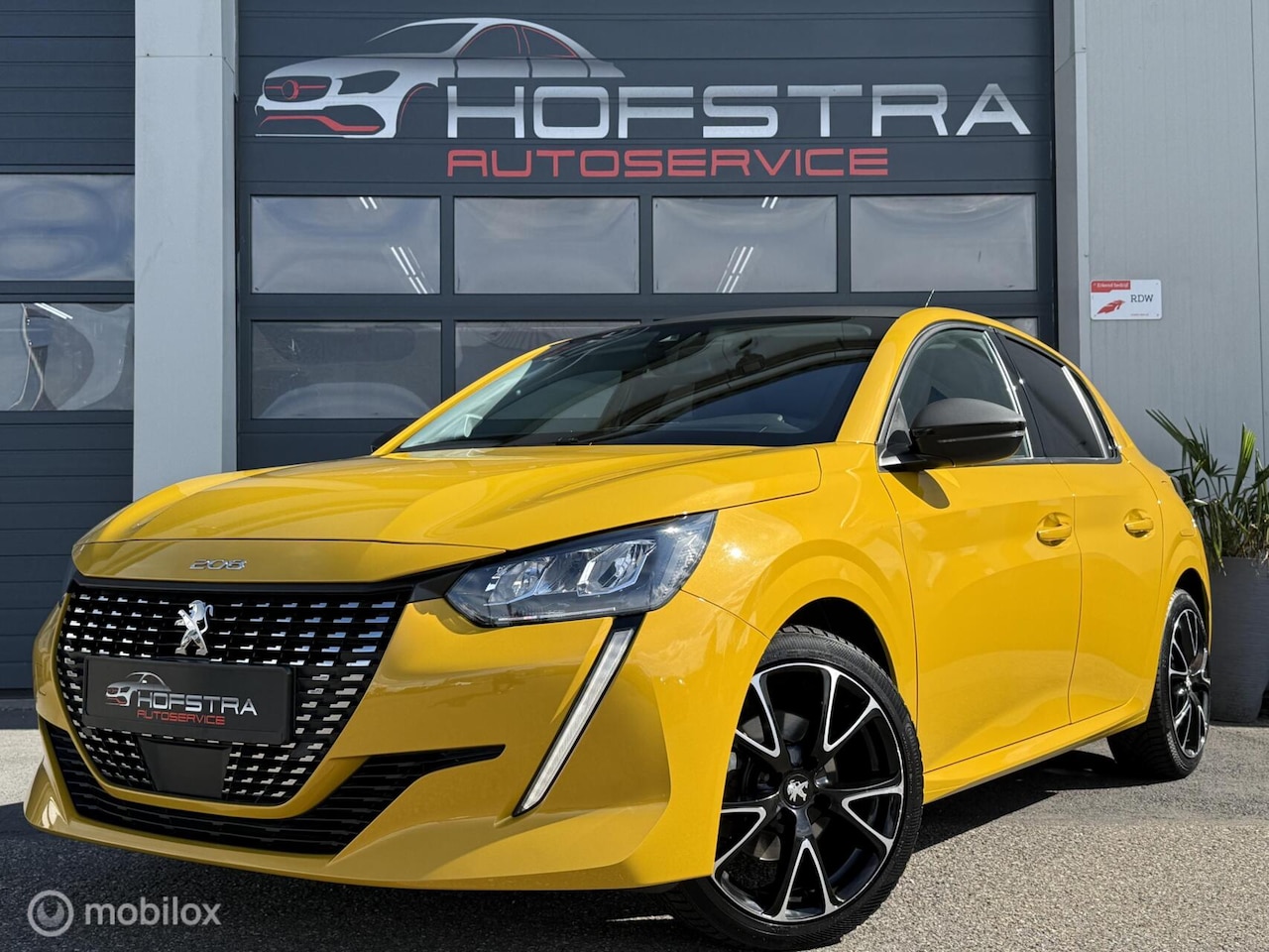 Peugeot 208 - 1.2 PureTech Blue Lease Allure Camera Trekhk LED - AutoWereld.nl