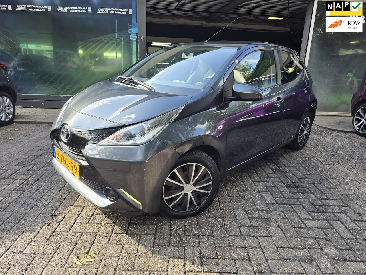 Toyota Aygo - 1.0 VVT-i x-play | 1E EIGENAAR | 3/6 OF 12MND GARANTIE | CAMERA | AIRCO | LMV | NW APK | - AutoWereld.nl