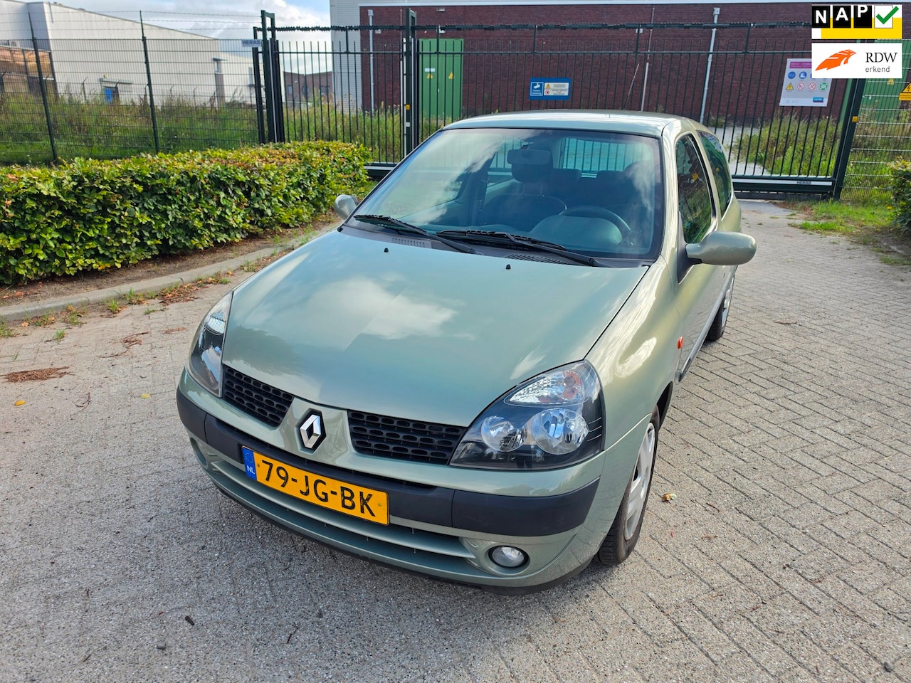 Renault Clio - 1.4-16V Expression AUTOMAAT NAP LAGE KM! - AutoWereld.nl