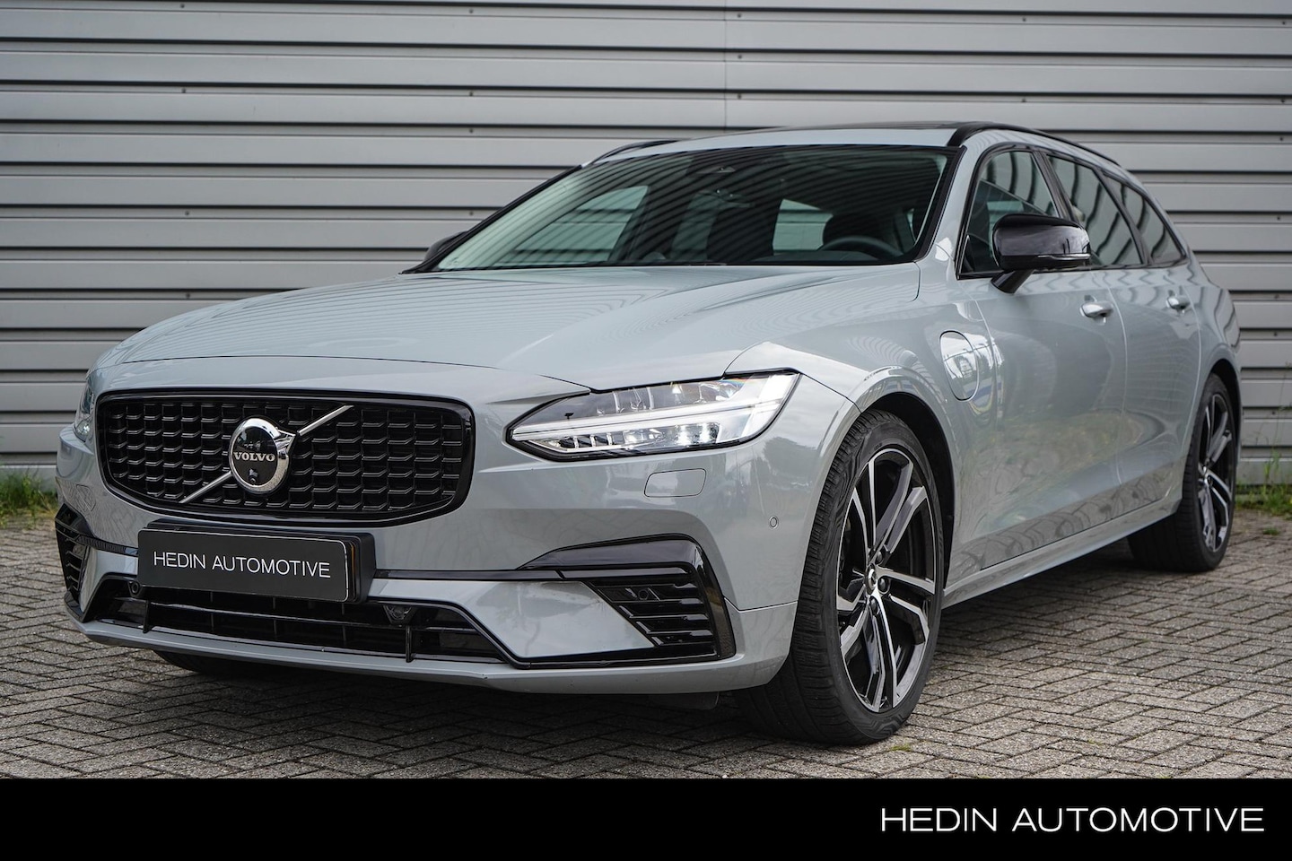 Volvo V90 - 2.0 T8 Plug-in hybrid AWD Ultra Dark | Google on Board | Electrische Stoelen | Adaptieve C - AutoWereld.nl