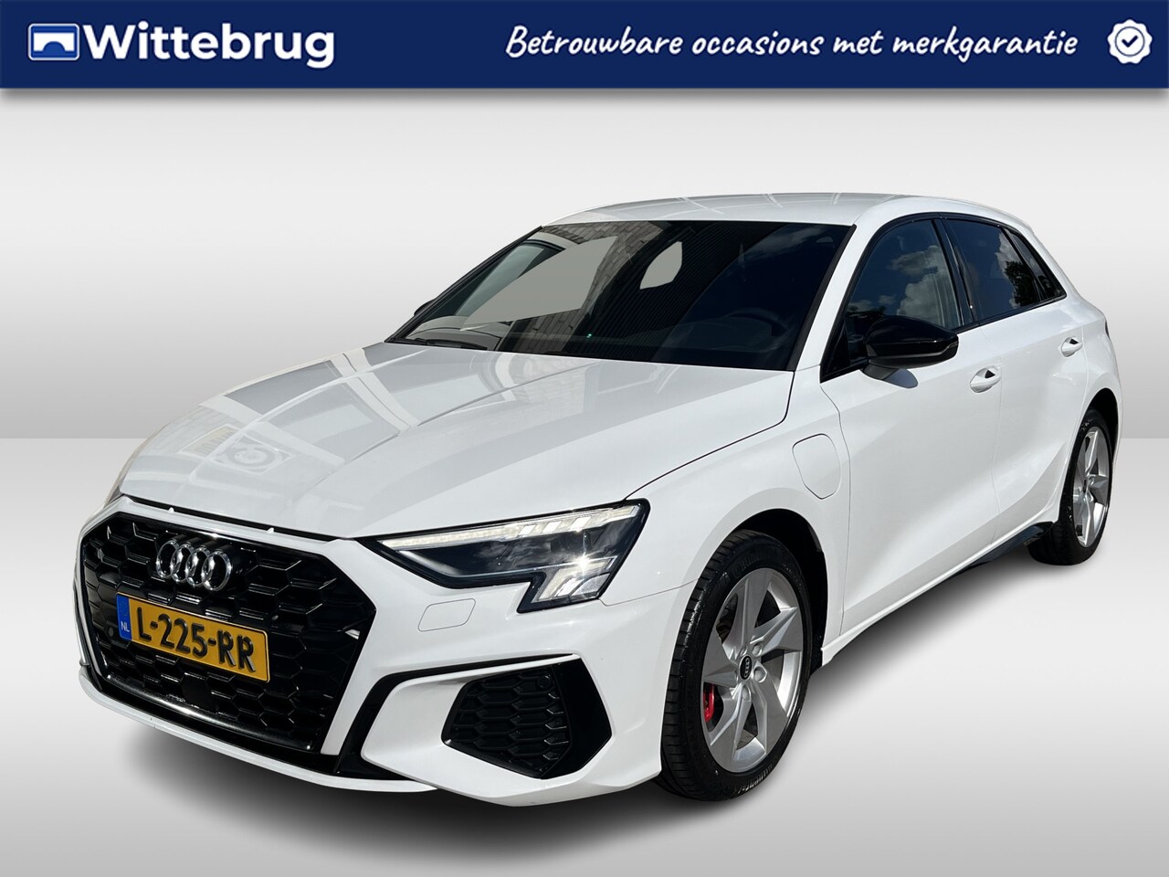 Audi A3 Sportback - 45 TFSI e S edition Competition / AUTOMAAT/ DIGITAL DASH/ NAVI/ CRUISE/ CLIMATE/ PARK. SEN - AutoWereld.nl