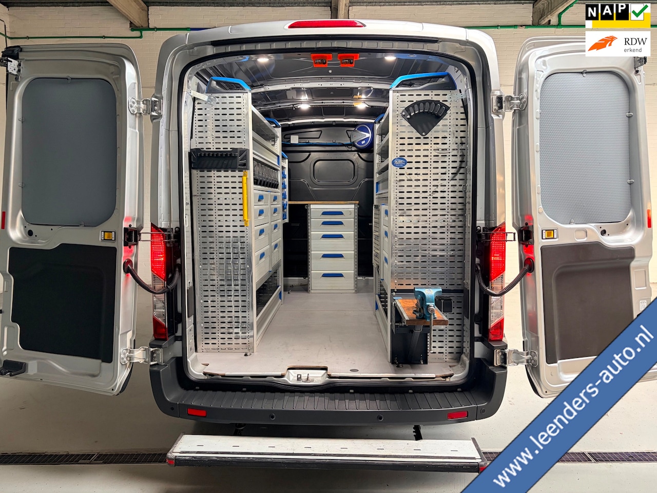 Ford Transit - Automaat Servicewagen 350 2.0 TDCI 131PK euro6 L2H2 3Persoons Trend, Sortimo werkplaats in - AutoWereld.nl