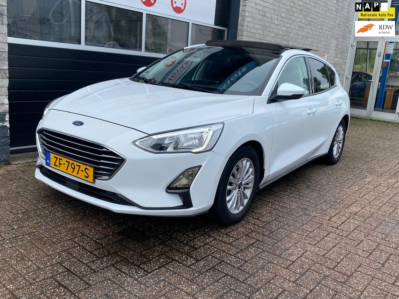 Ford Focus - 1.5 EcoBoost Titanium Business Nette Auto - AutoWereld.nl