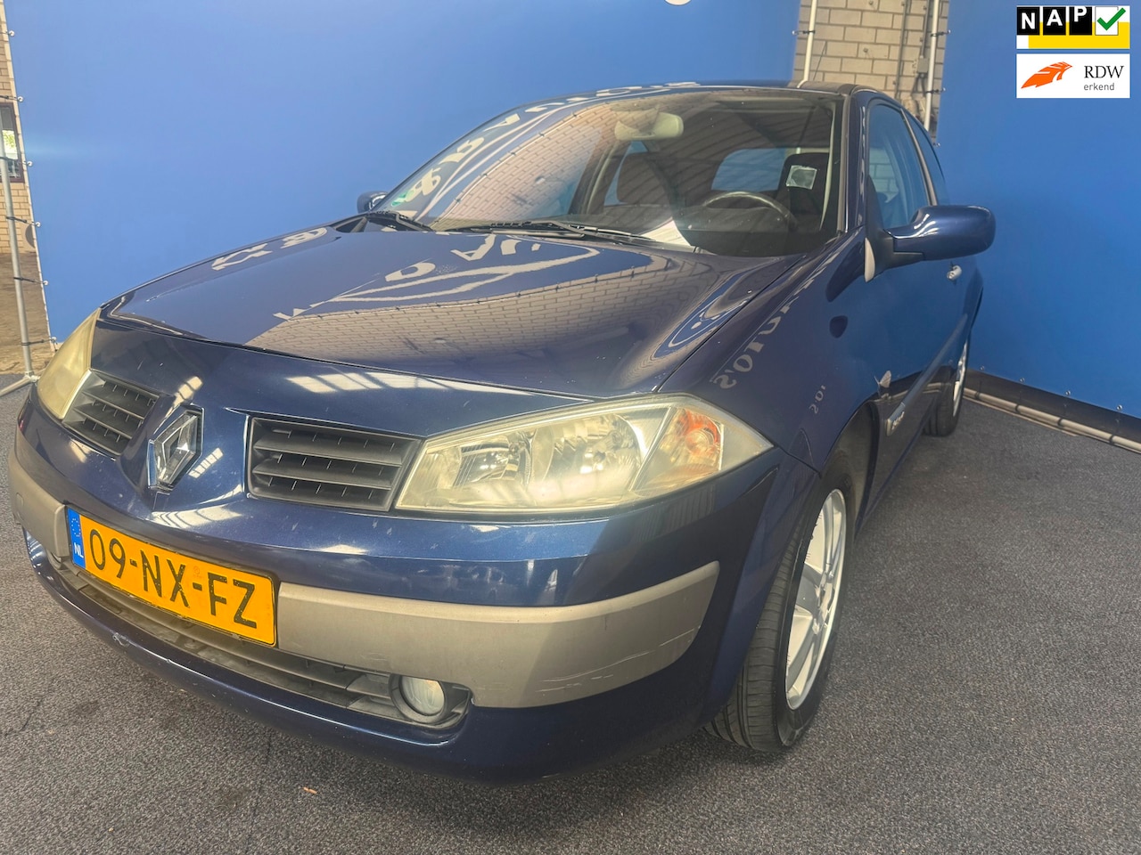 Renault Mégane - 1.6-16V Dynamique Comfort 1.6-16V Dynamique Comfort Nieuwe APK - AutoWereld.nl