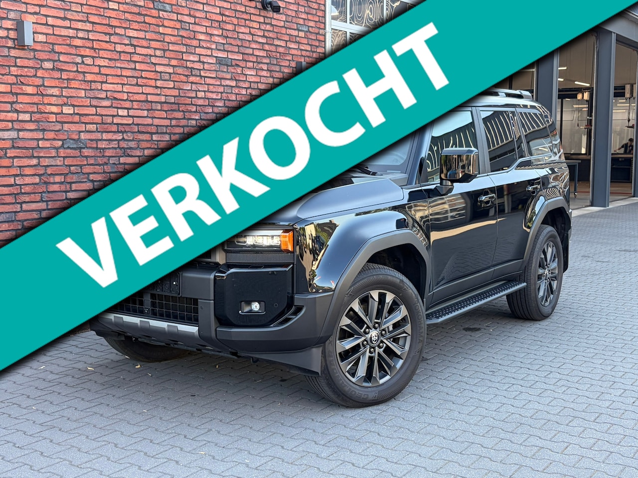 Toyota Land Cruiser - 2.8 D-4D Blind Van Executive Nieuwe Model VOORRAAD 360°Camera/Adapt.Cruise/PDC/LED/DAB/Cli - AutoWereld.nl