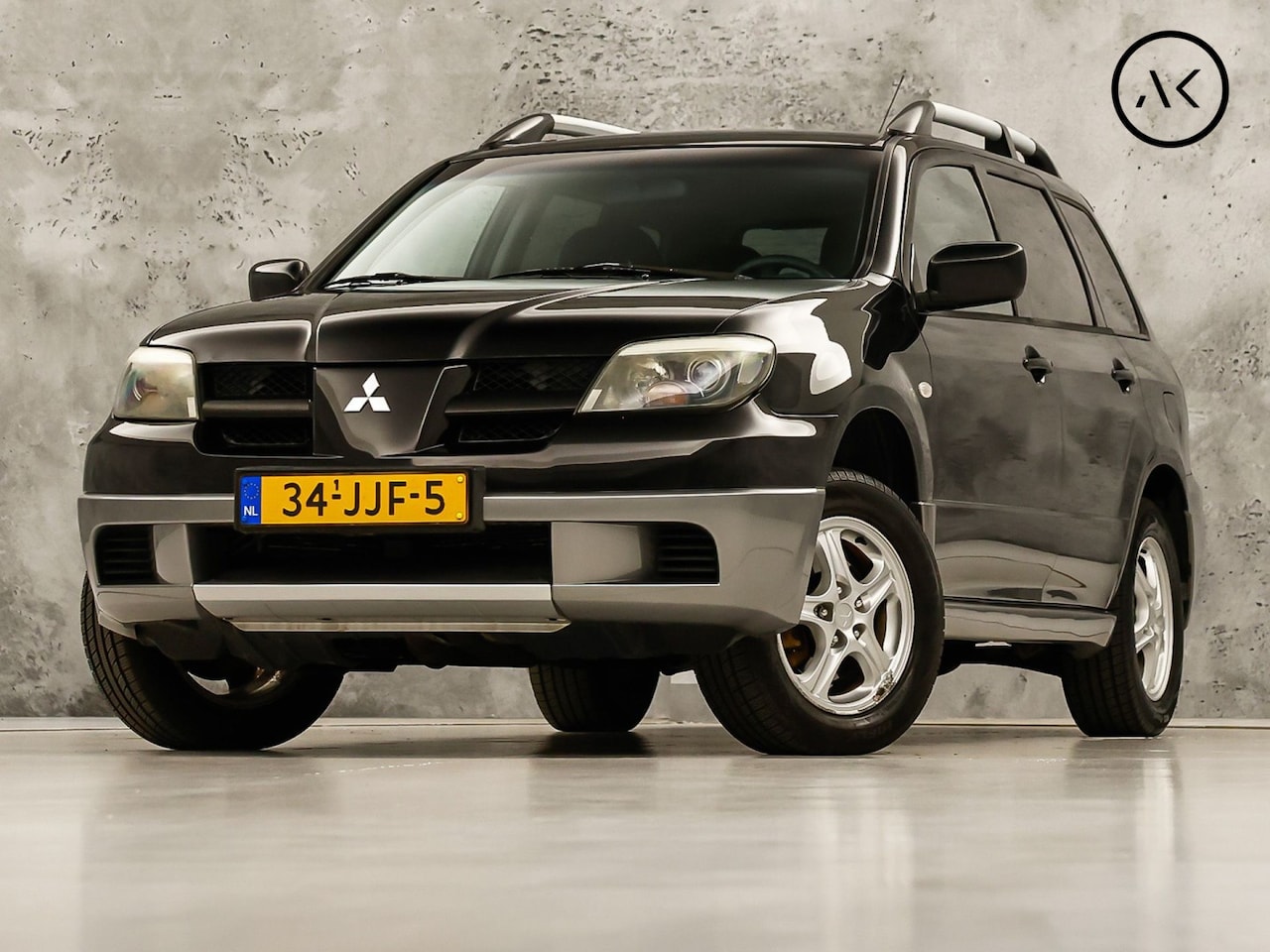 Mitsubishi Outlander - 2.0 Travel (CLIMATE, CRUISE, NAP, SPORTSTOELEN, GETINT GLAS, TREKHAAK, ELEK PAKKET, NIEUWS - AutoWereld.nl
