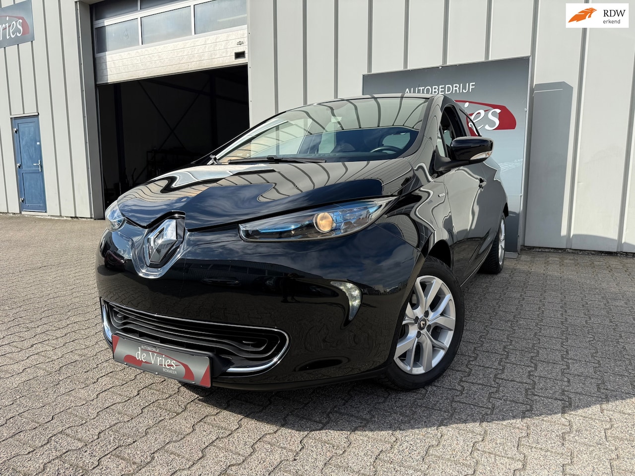 Renault Zoe - R110 Limited 41 kWh (Huuraccu) / Airco / Navi / Cruise Control / Stoelverw. / - AutoWereld.nl