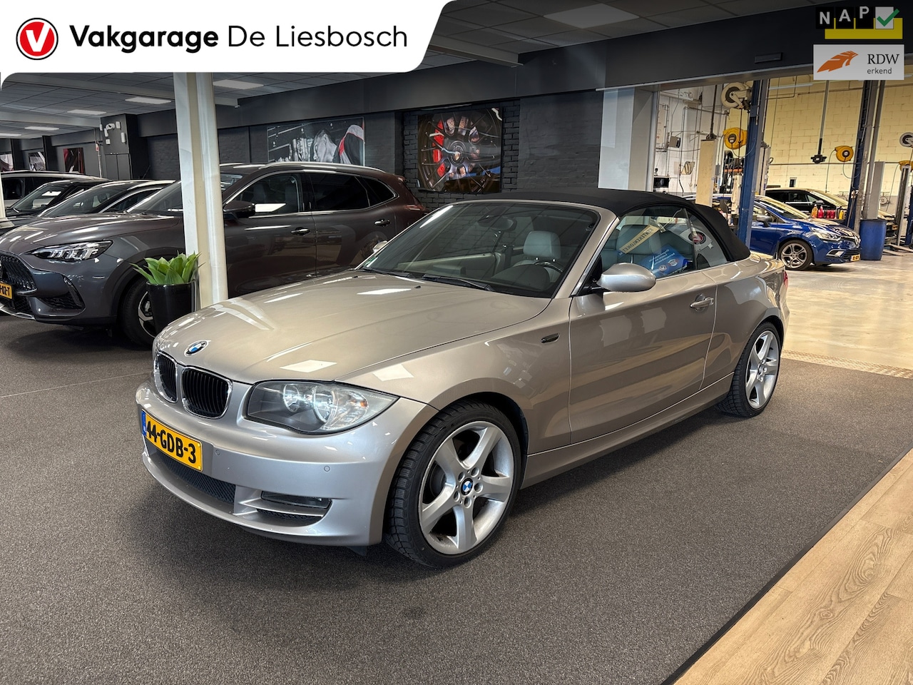 BMW 1-serie Cabrio - 120i High Executive/navi/boeken/clima/nette kap/pdc - AutoWereld.nl