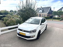 Volkswagen Polo - 1.0 95PK BlueMotion Edition 1E EIGENAAR NAVIGATIE CARPLAY AIRCO CRUISE CONTROLE PARKEERSEN