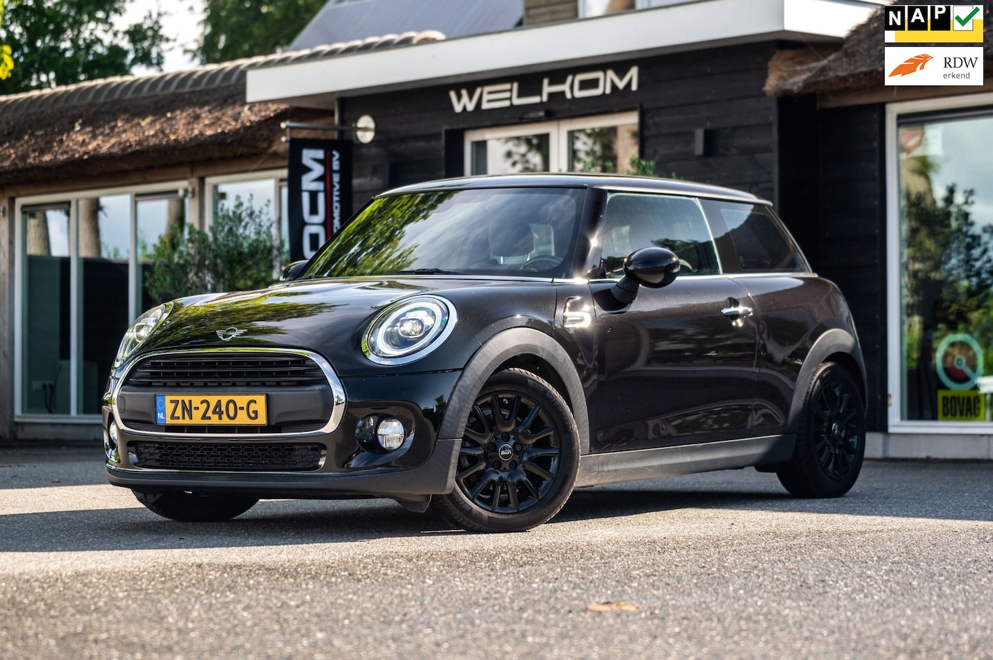 MINI 3-Deurs - 1.5 One Chili NL Auto I Dealeronderhouden I NAP I Sportstoelen I Parkeersensoren I Keyless - AutoWereld.nl