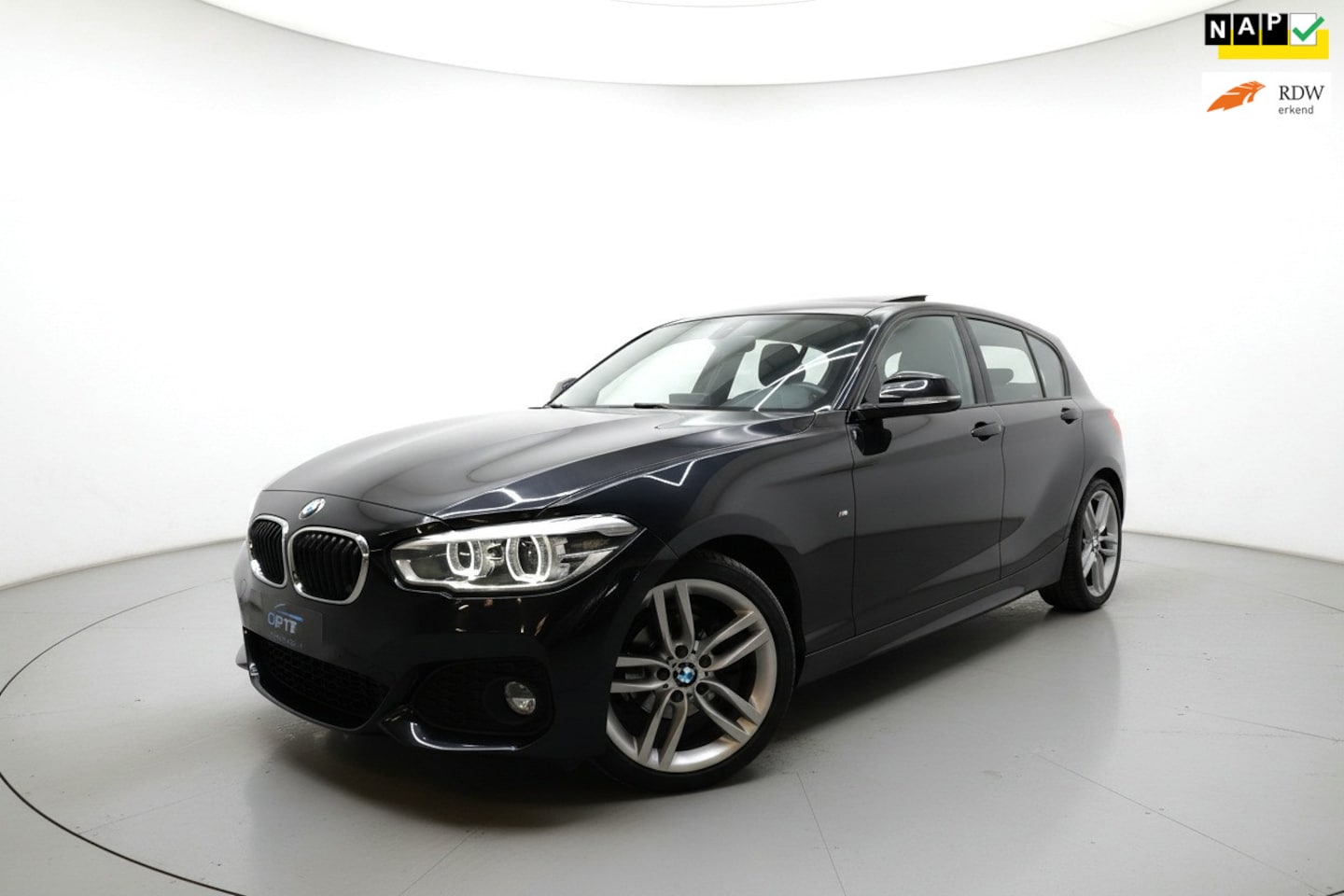 BMW 1-serie - 118i M SPORT LEER PDC SCHUIFDAK STOELVER NAP - AutoWereld.nl