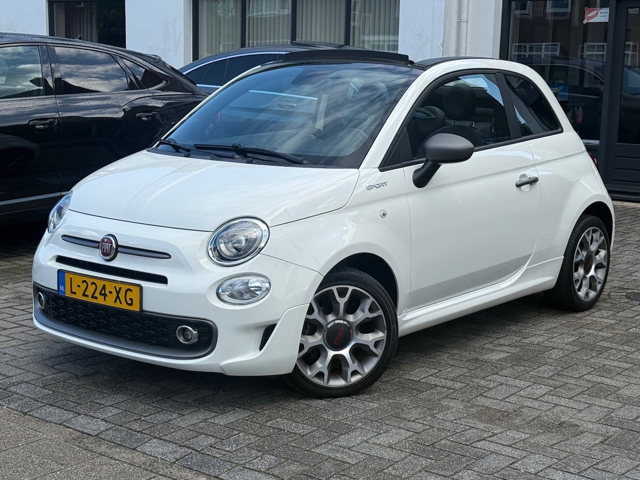 Fiat 500 C - 1.0 Hybrid Sport 1.0 Hybrid Sport, Apple Carplay/Android,Cruise control,Navigatie,Parkeersensoren - AutoWereld.nl
