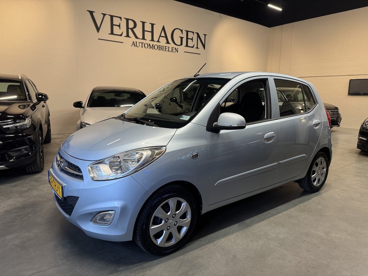Hyundai i10 - 1.2 i-Motion 1ste eigenaar Automaat Cool Dealer Onderhouden Airco - AutoWereld.nl