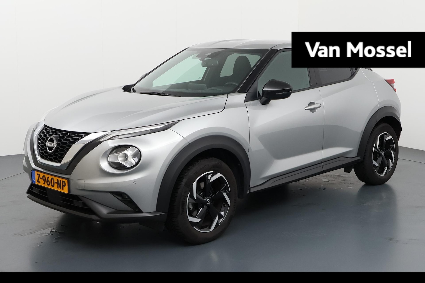 Nissan Juke - 1.0 DIG-T N-Connecta | Navigatie | Achteruitrij camera | Lichtmetalen wielen - AutoWereld.nl