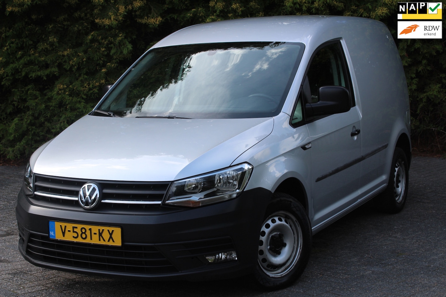 Volkswagen Caddy - 2.0 TDI L1H1 BMT Comfortline 75PK | Airco | Navigatie | Parkeersensoren - AutoWereld.nl