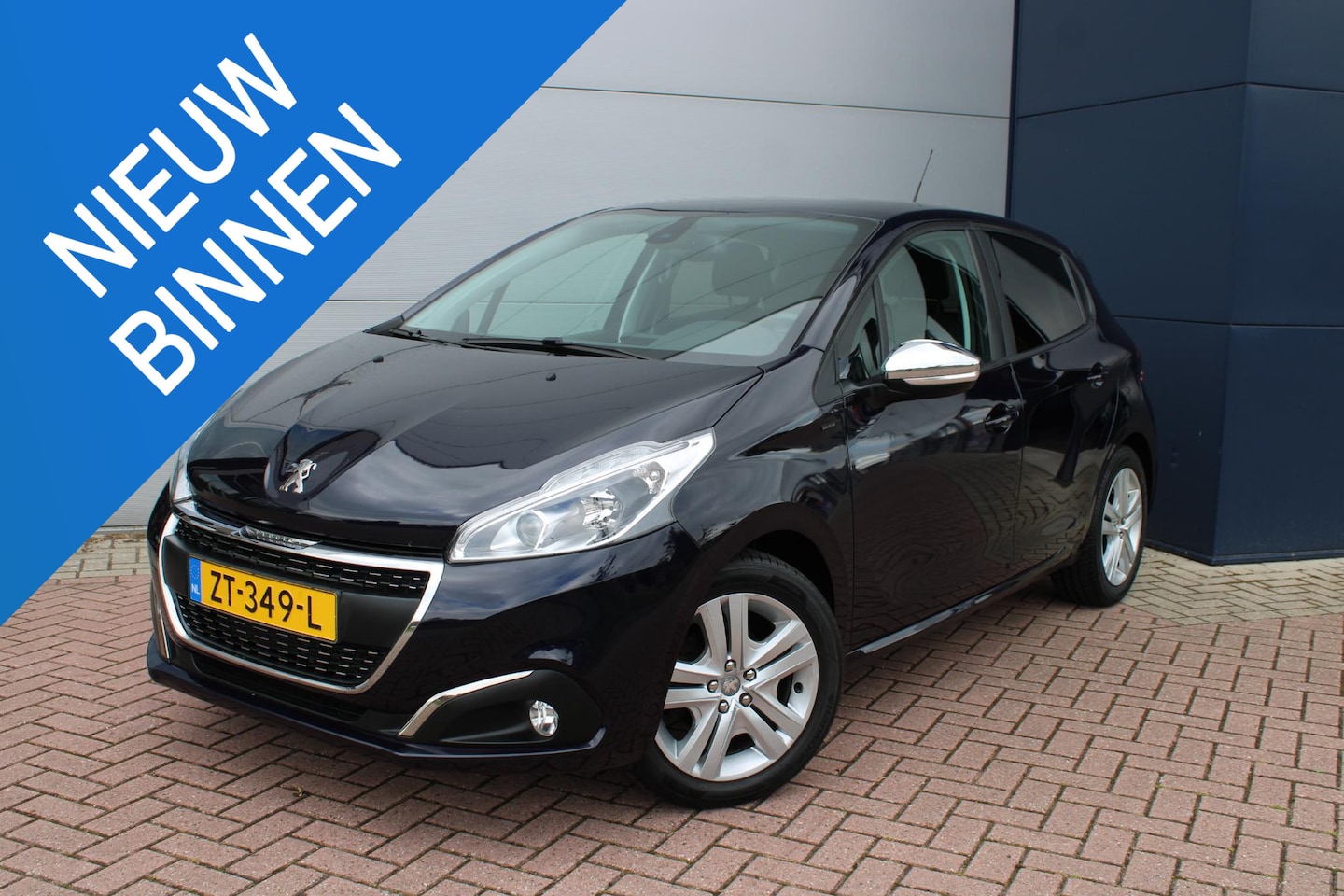 Peugeot 208 - 1.2 PureTech Signature Airco Navi Carplay Super mooi, dealer onderhouden - AutoWereld.nl