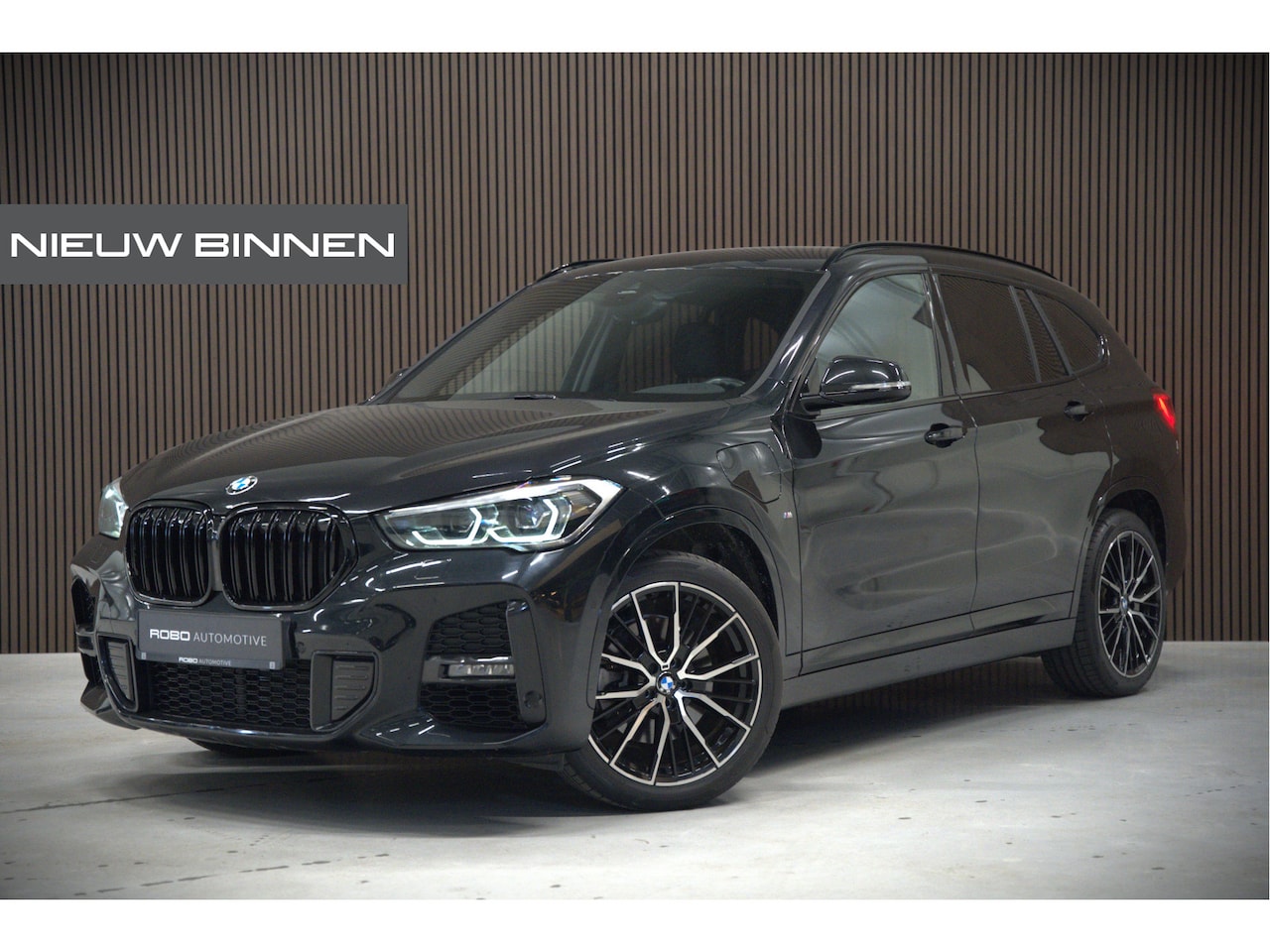 BMW X1 - xDrive25e Executive M Sport | Stoelverwarming | Trekhaak | Parkeersensoren | Navigatie | A - AutoWereld.nl