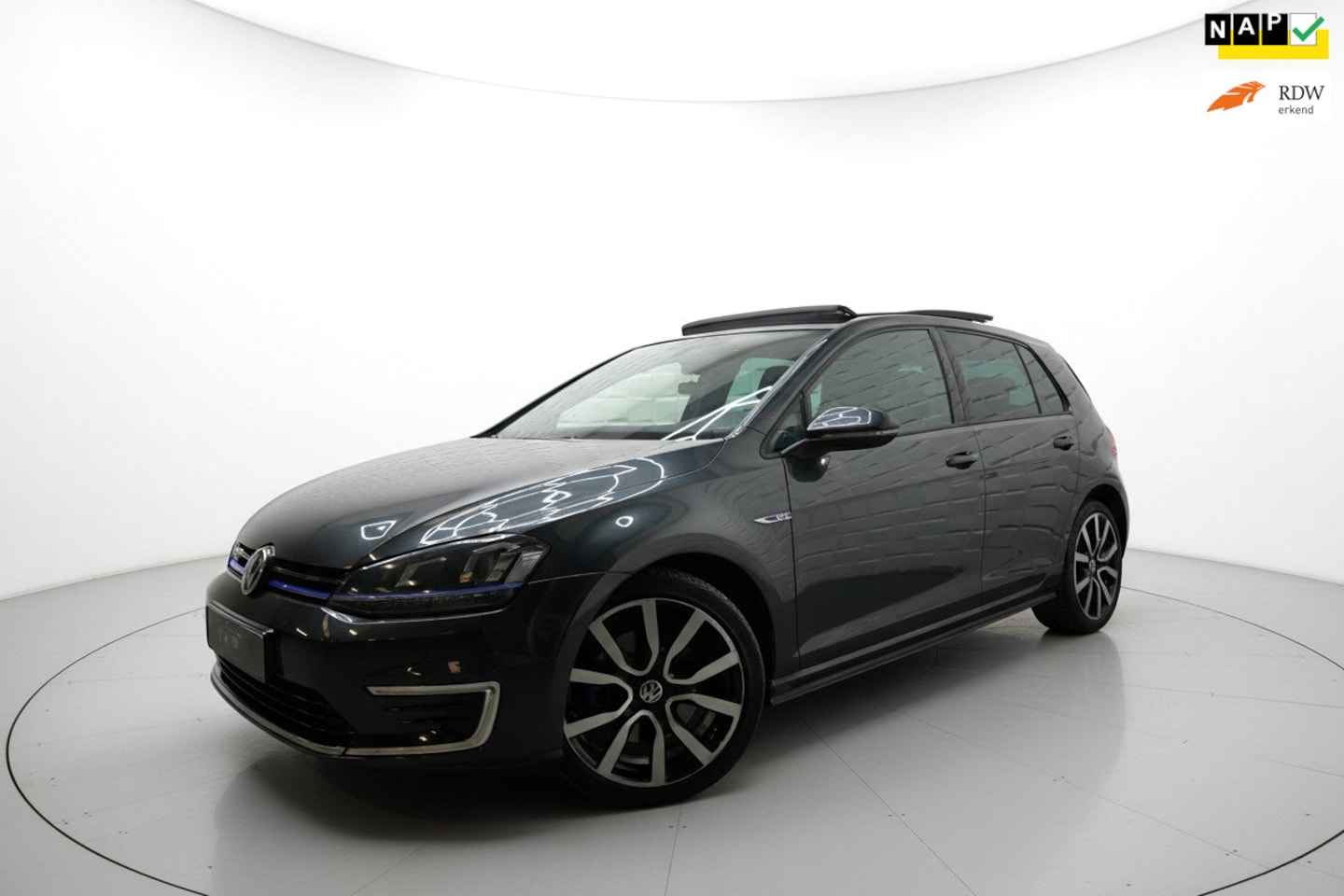 Volkswagen Golf - 1.4 TSI GTE PANO PDC NAVI 204PK - AutoWereld.nl
