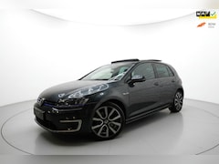 Volkswagen Golf - 1.4 TSI GTE PANO PDC NAVI 204PK
