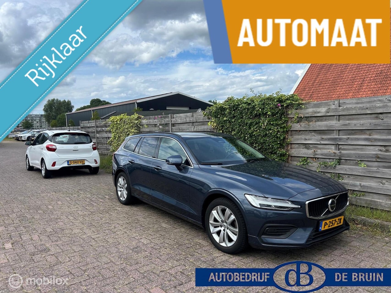 Volvo V60 - 2.0 B4 Core Leer, trekhaak - AutoWereld.nl
