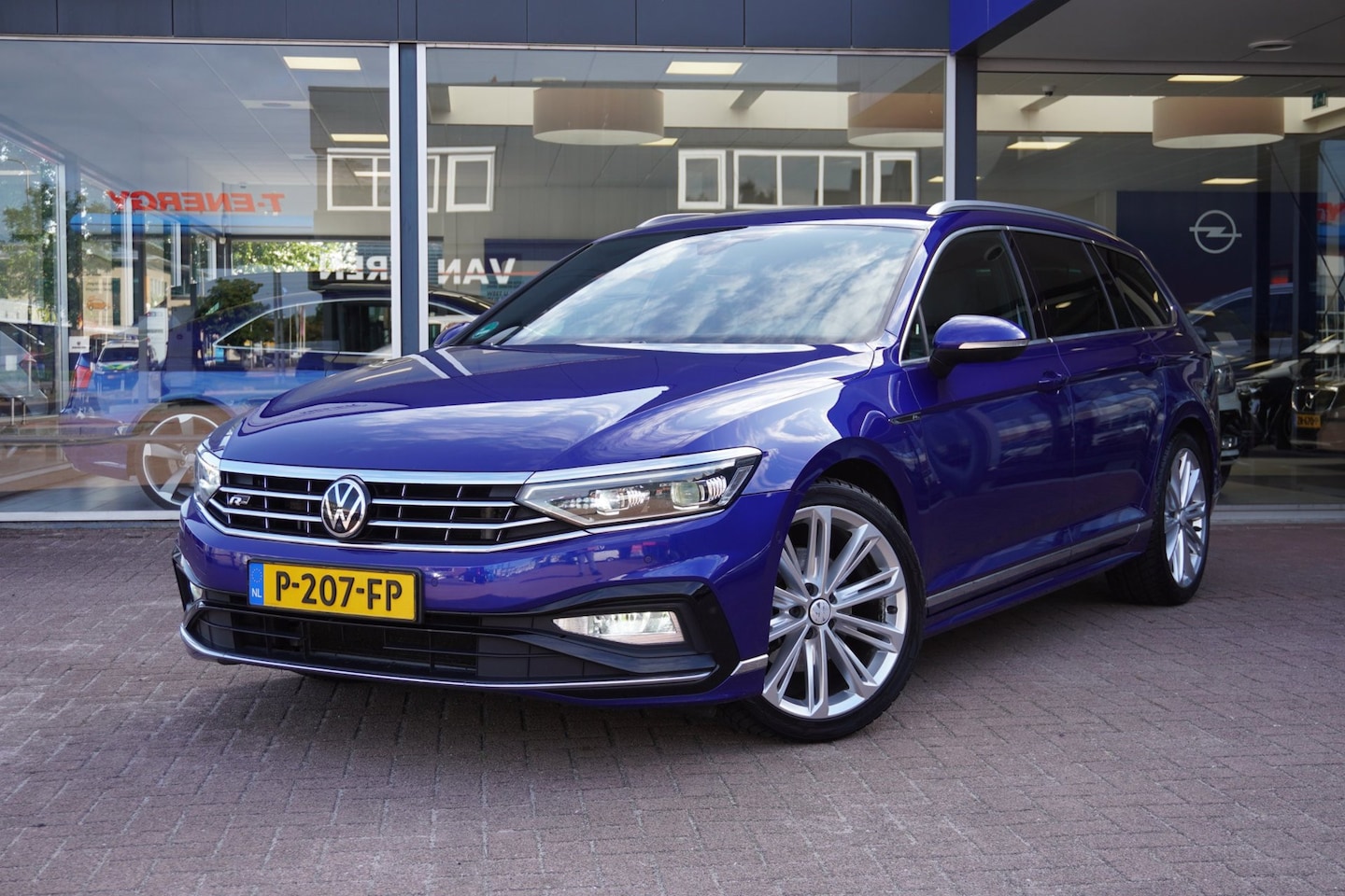 Volkswagen Passat Variant - 1.5 TSI R-Line Business + Automaat | 360 camera | Vol opties | 2x Rline | Inruil mogelijk - AutoWereld.nl