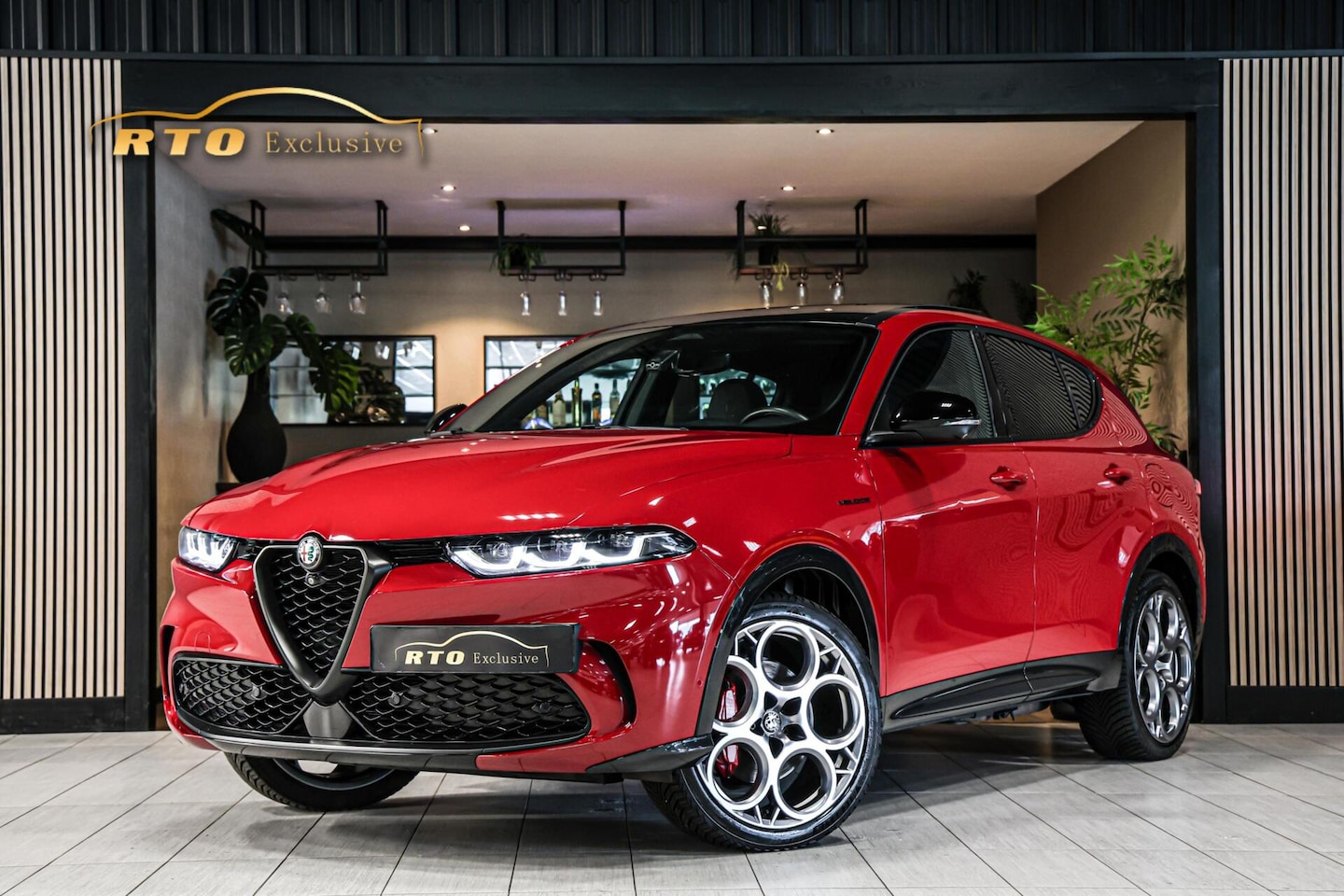 Alfa Romeo Tonale - 1.3T PHEV Veloce|Pano|Leder|ventilatie|19" - AutoWereld.nl