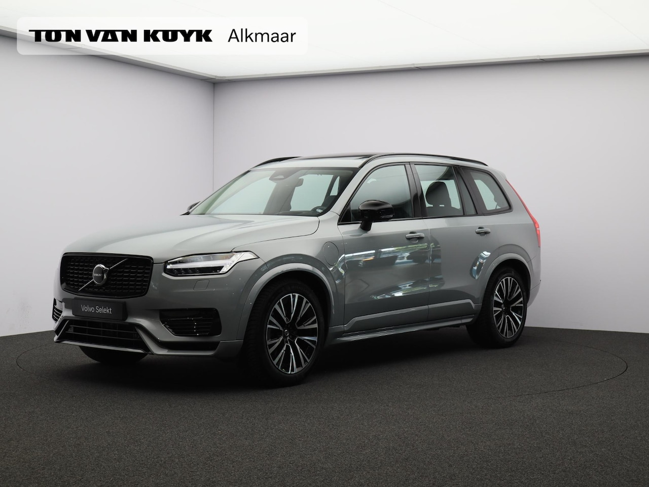 Volvo XC90 - T8 455PK Recharge AWD Ultimate Dark / Luchtvering / Head Up / Trekhaak / Gelamineerd Glas - AutoWereld.nl