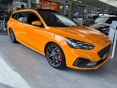 Ford Focus Wagon - 2.3 EcoBoost 280pk ST-3 Orange Fury I Pano