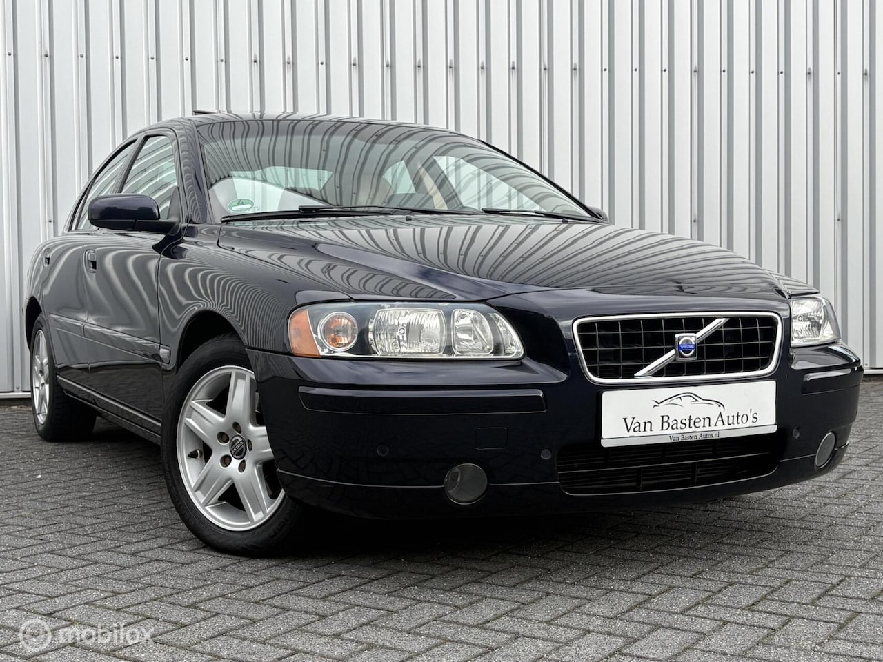 Volvo S60 - 2.4 Momentum | Aut | 170pk | 1e eigenaar | 143dkm | Schuif/kantel dak | PDC | Volledige hi - AutoWereld.nl