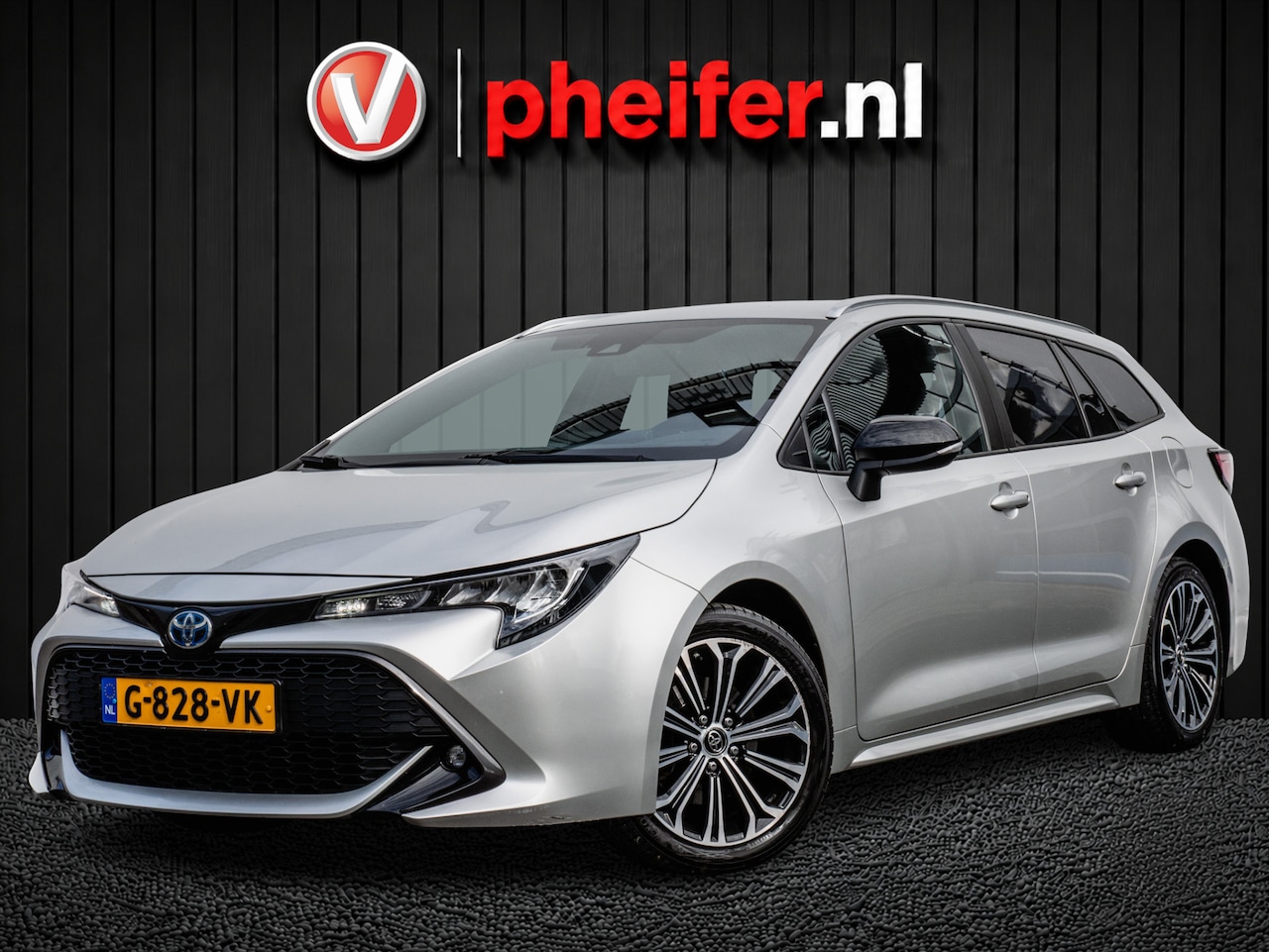 Toyota Corolla Touring Sports - 2.0 184pk Hybrid Dynamic Trekhaak/ Camera/ DAB+/ Carplay/ 17" Lmv/ Adapt. cruise - AutoWereld.nl