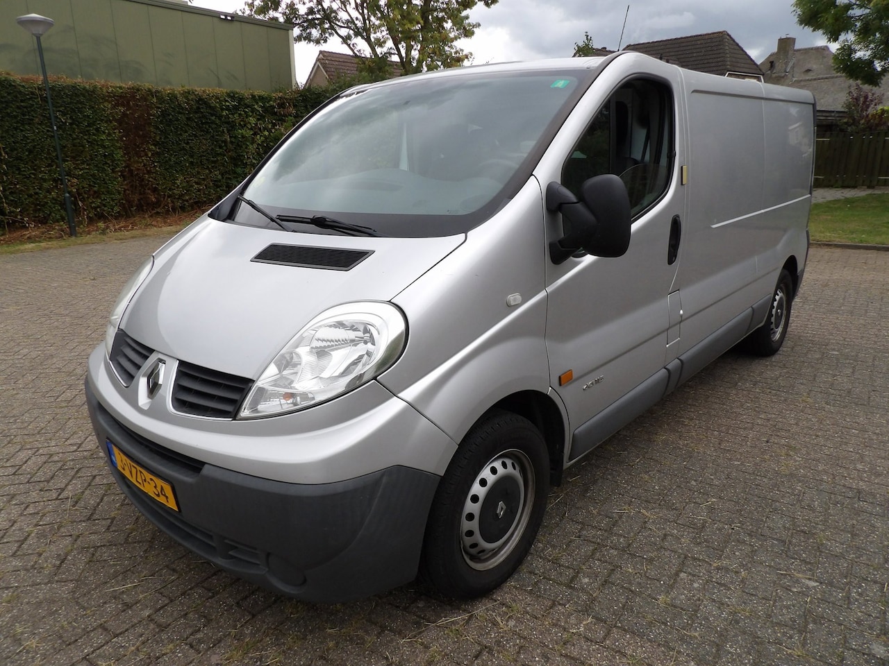 Renault Trafic - 2.0 dCi T29 L2H1 DC Eco airco navi - AutoWereld.nl