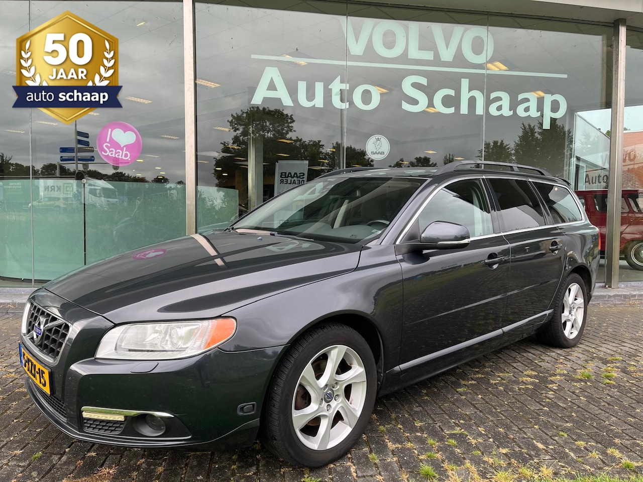 Volvo V70 - 1.6 T4 Momentum Automaat | Rijklaar incl garantie | Trekhaak Donker glas Stoelverwarming S - AutoWereld.nl