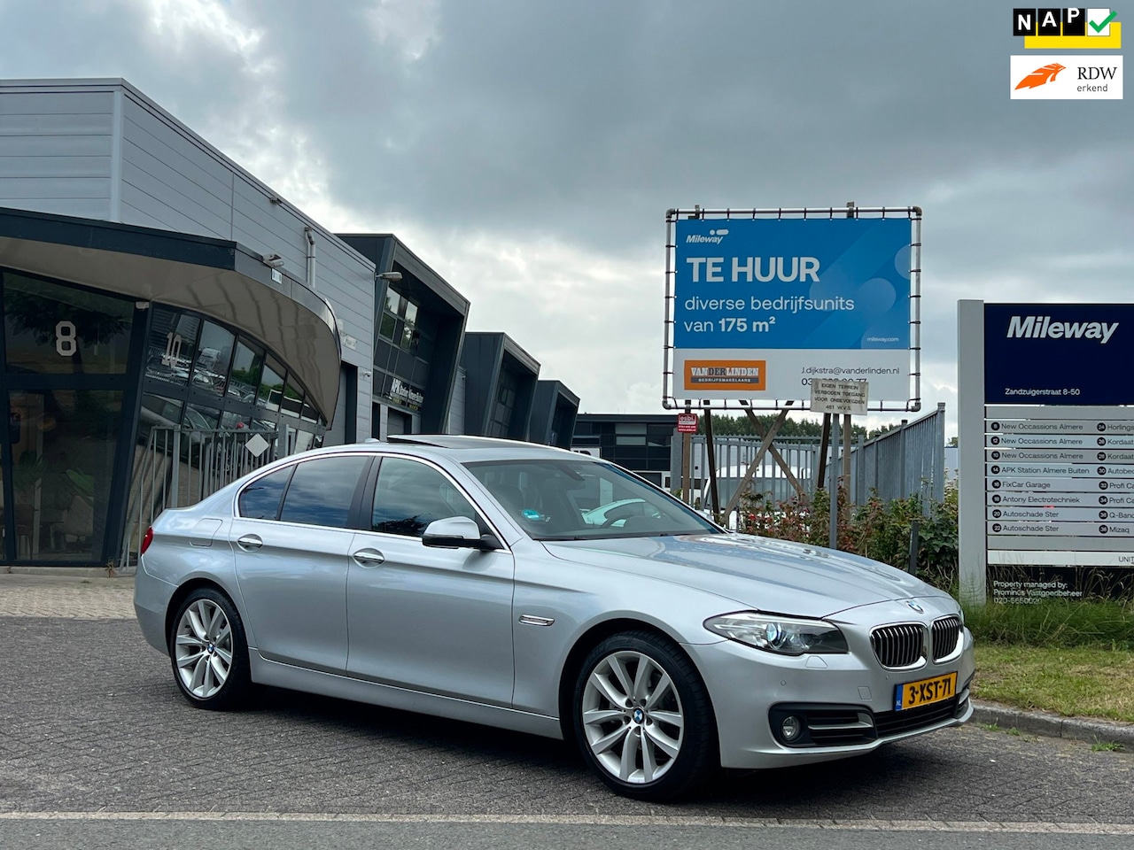 BMW 5-serie - F10 520d Executive AUTOMAAT PANO NAP!!! - AutoWereld.nl