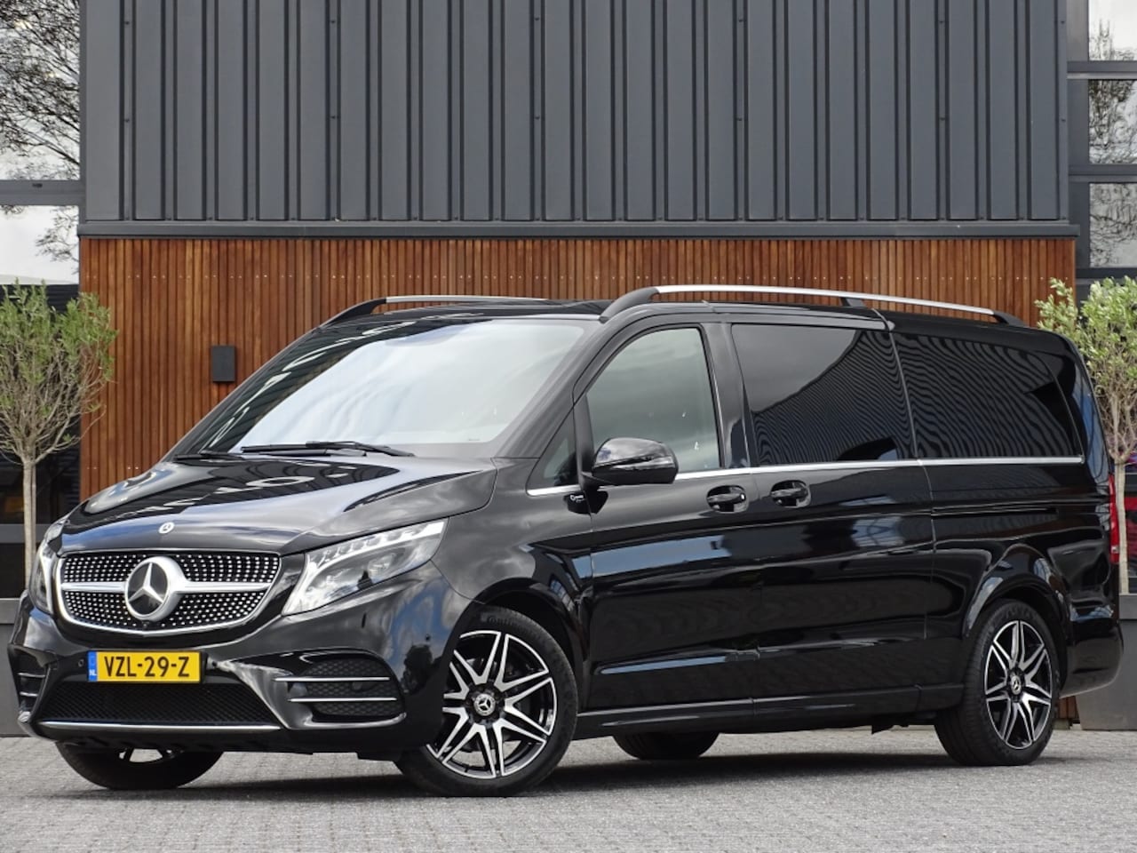 Mercedes-Benz V-klasse - 300d 239PK automaat / VIP / EL.DC.Av.Ed *NAP* - AutoWereld.nl