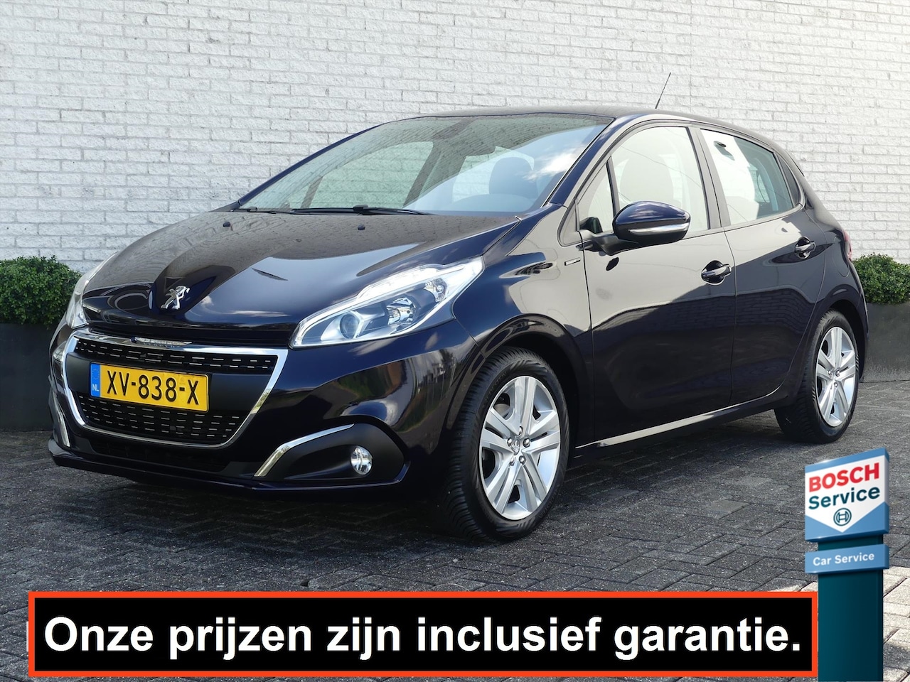 Peugeot 208 - SIGNATURE 1.2 82PK 5DR NAVI/TREKHAAK/AIRCO/CRUISE/PDC/CARPLAY-ANDROID - AutoWereld.nl