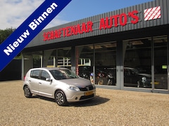 Dacia Sandero - 1.6 Lauréate met airco + trekhaak apk 29-11-2026