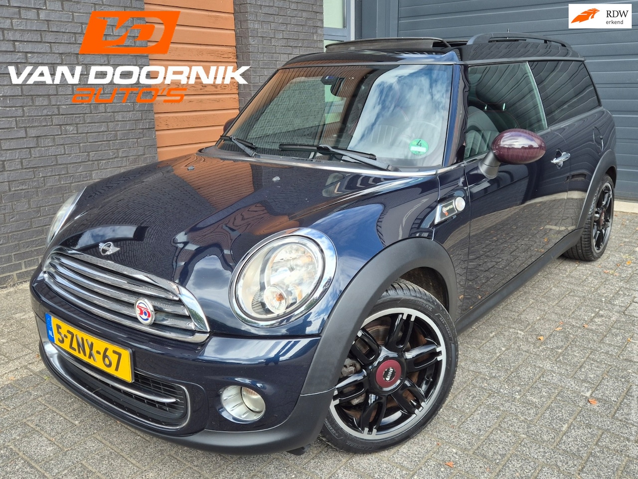 MINI Clubman - 1.6 Cooper Hampton Panoramadak/Climate Control/Stoelverwarming/ - AutoWereld.nl