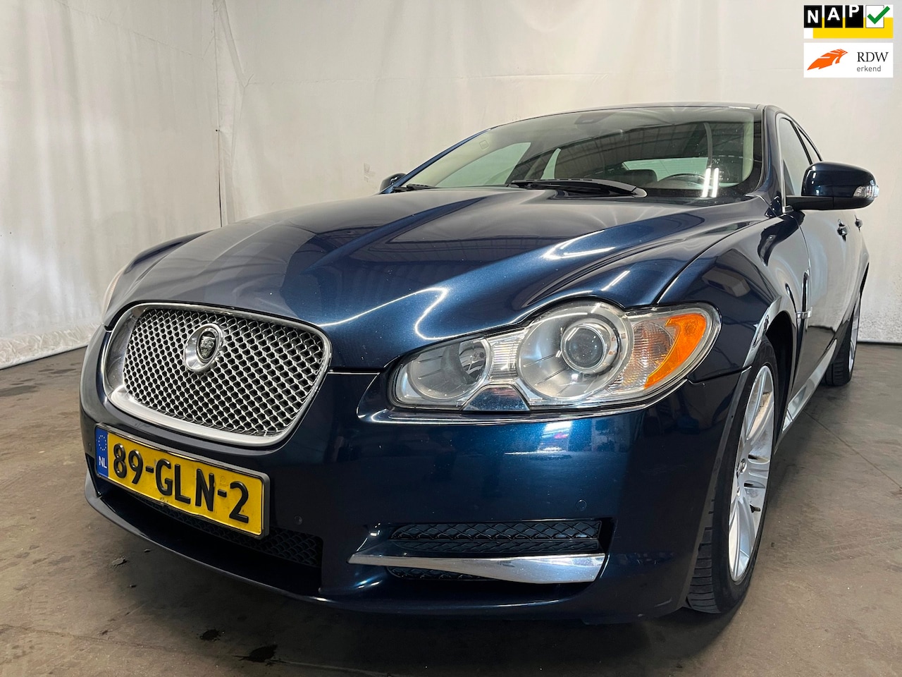 Jaguar XF - 2.7D V6 Luxury - Motor Rookt - Schade - AutoWereld.nl
