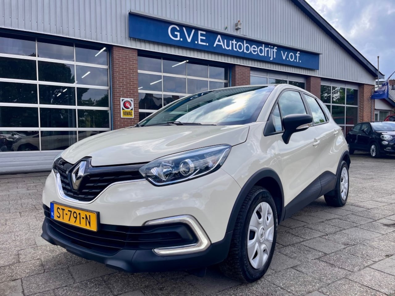 Renault Captur - 0.9 TCE LIFE NL AUTO NAP LOGISCH. - AutoWereld.nl