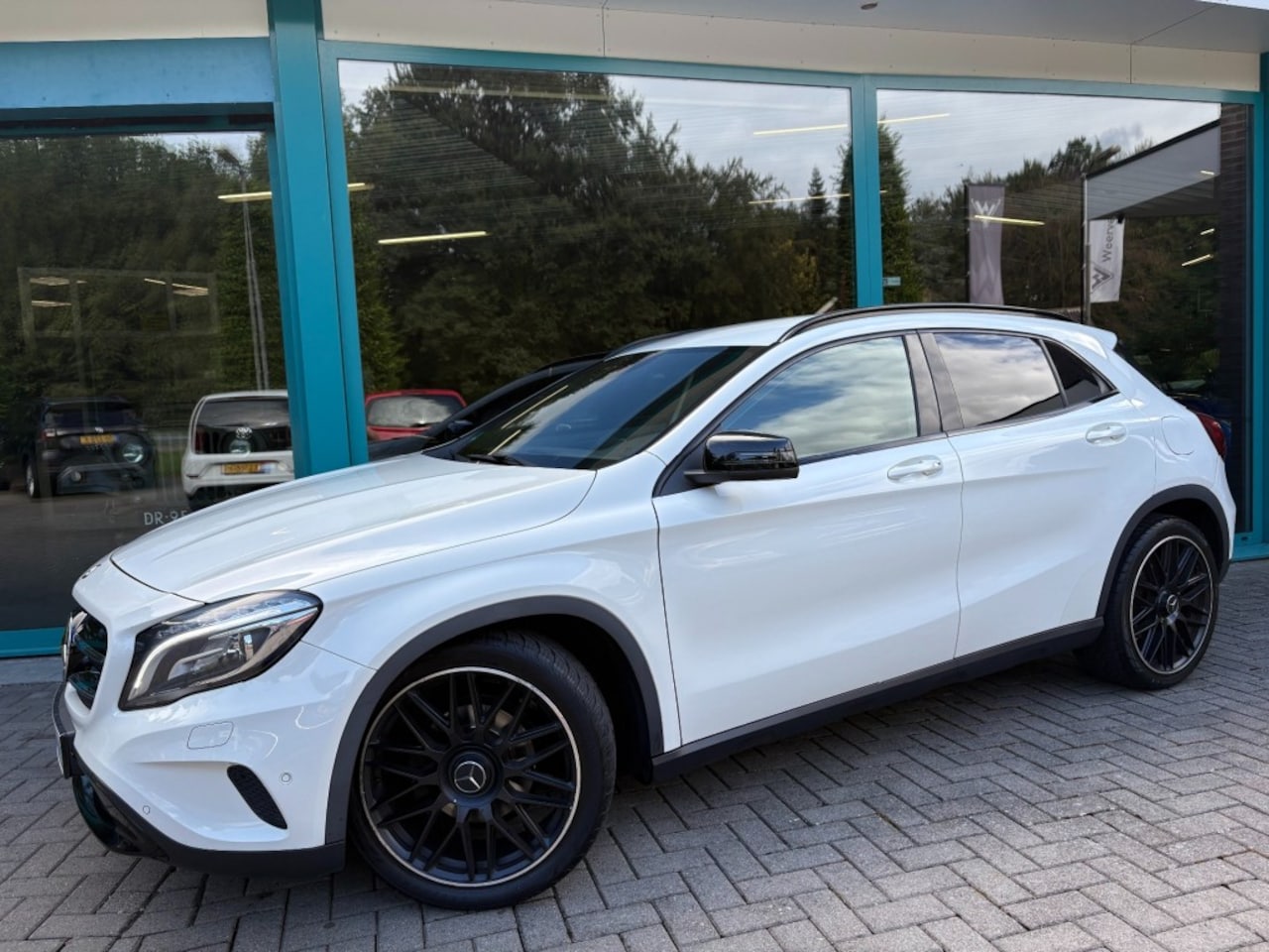 Mercedes-Benz GLA-Klasse - GLA 200 SPORT NIGHT LED, Xenon, Navi, Cruise, 19Inch - AutoWereld.nl