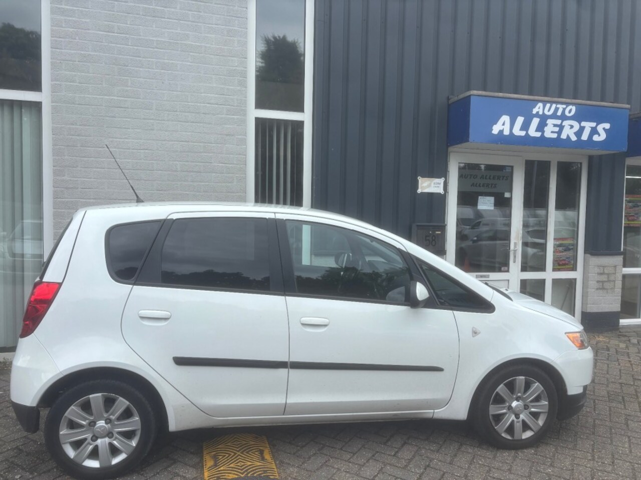 Mitsubishi Colt - 1.3 AUTOMAAT - AutoWereld.nl