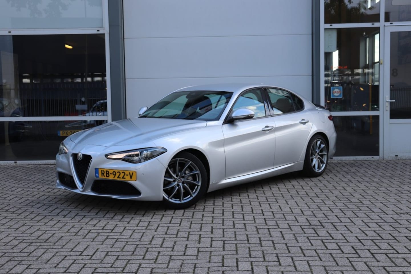 Alfa Romeo Giulia - 2.0T SUPER AUT/ORIG.NL/A.CarPlay/Ad.Cruise/StuurenStoelverw./18 114dkm! - AutoWereld.nl