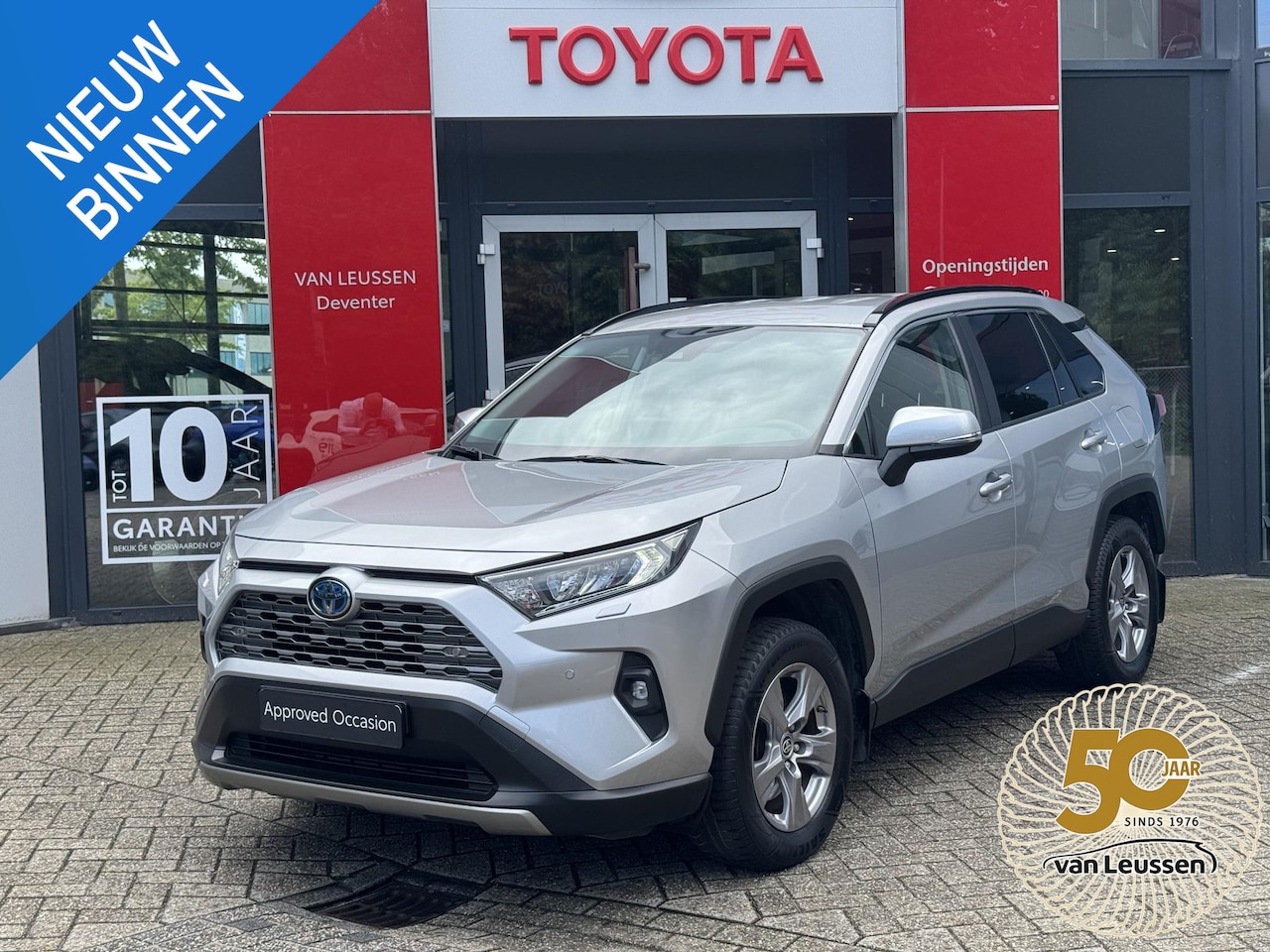 Toyota RAV4 - 2.5 Hybrid Dynamic AWD DYNAMIC 1650KG TREKGEW STOELVERW PARK-SENSOREN NAVI CAMERA APPLE/AN - AutoWereld.nl