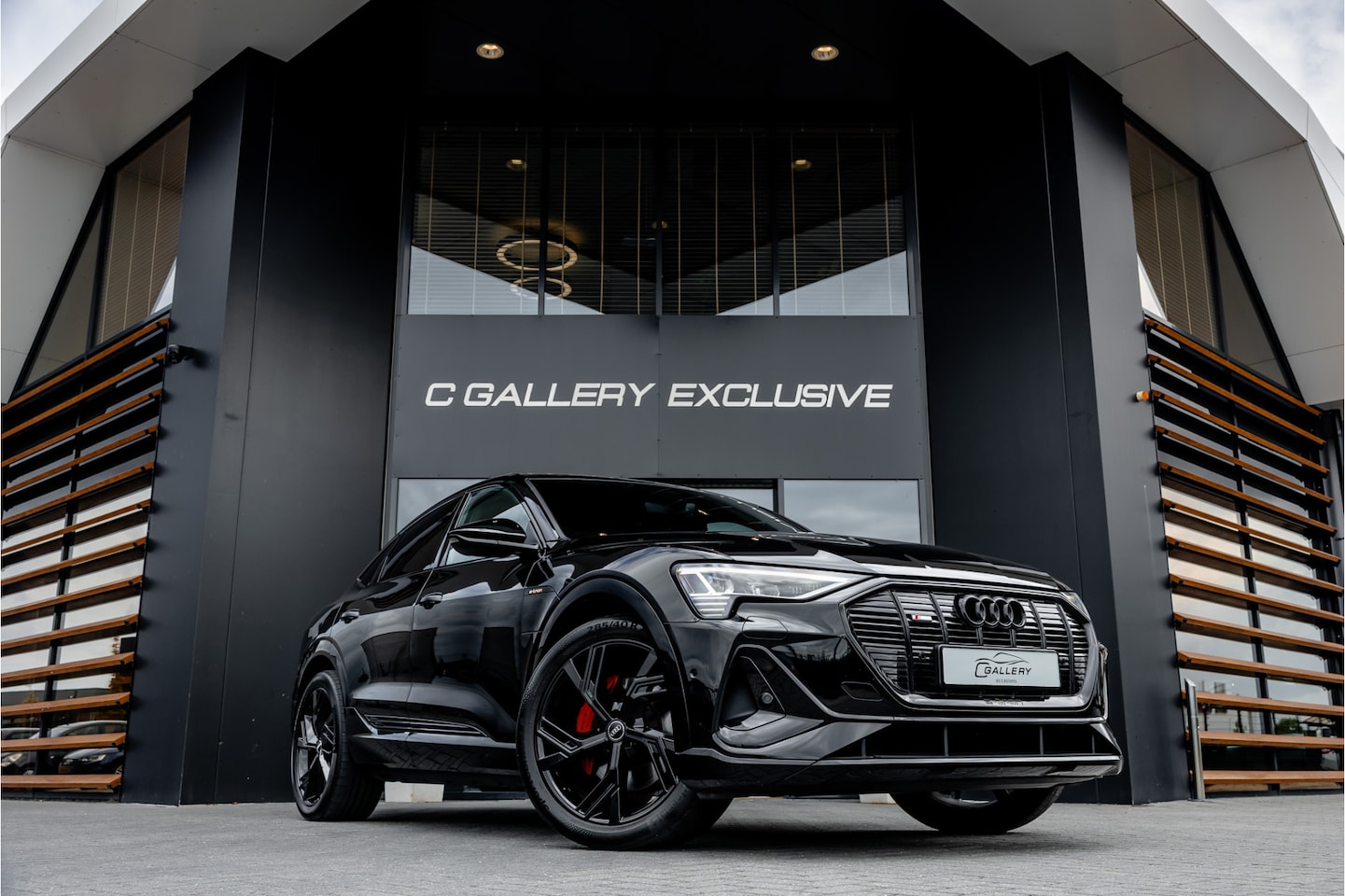 Audi e-tron Sportback - 55 quattro S edition 95 kWh - S Line | Panorama | Memory | ACC - AutoWereld.nl
