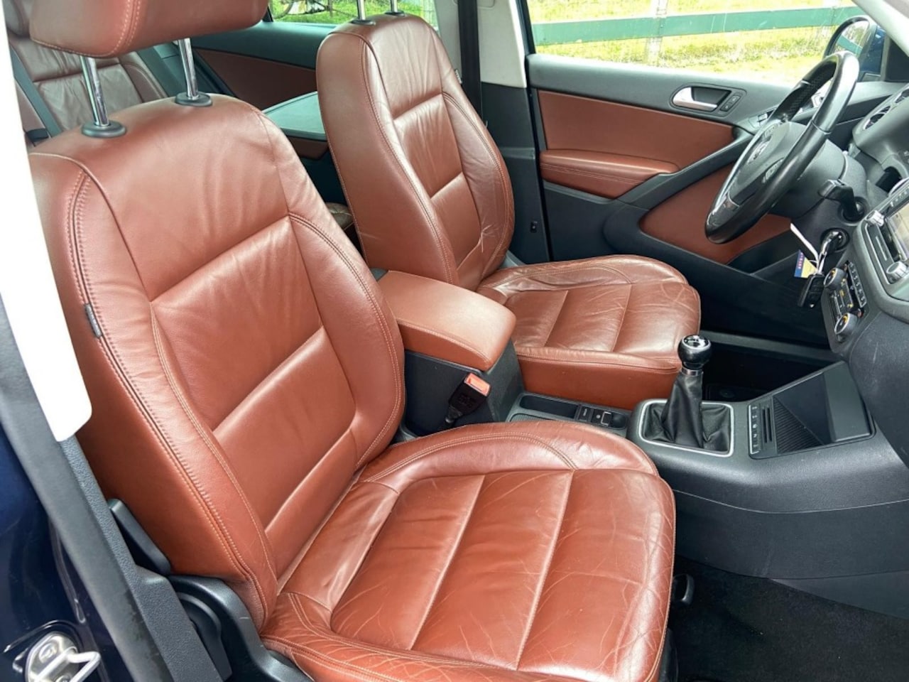 Volkswagen Tiguan - SPORTenSTYLE Donkerbruin Leer Panorama schuifkanteldak Trekhaak